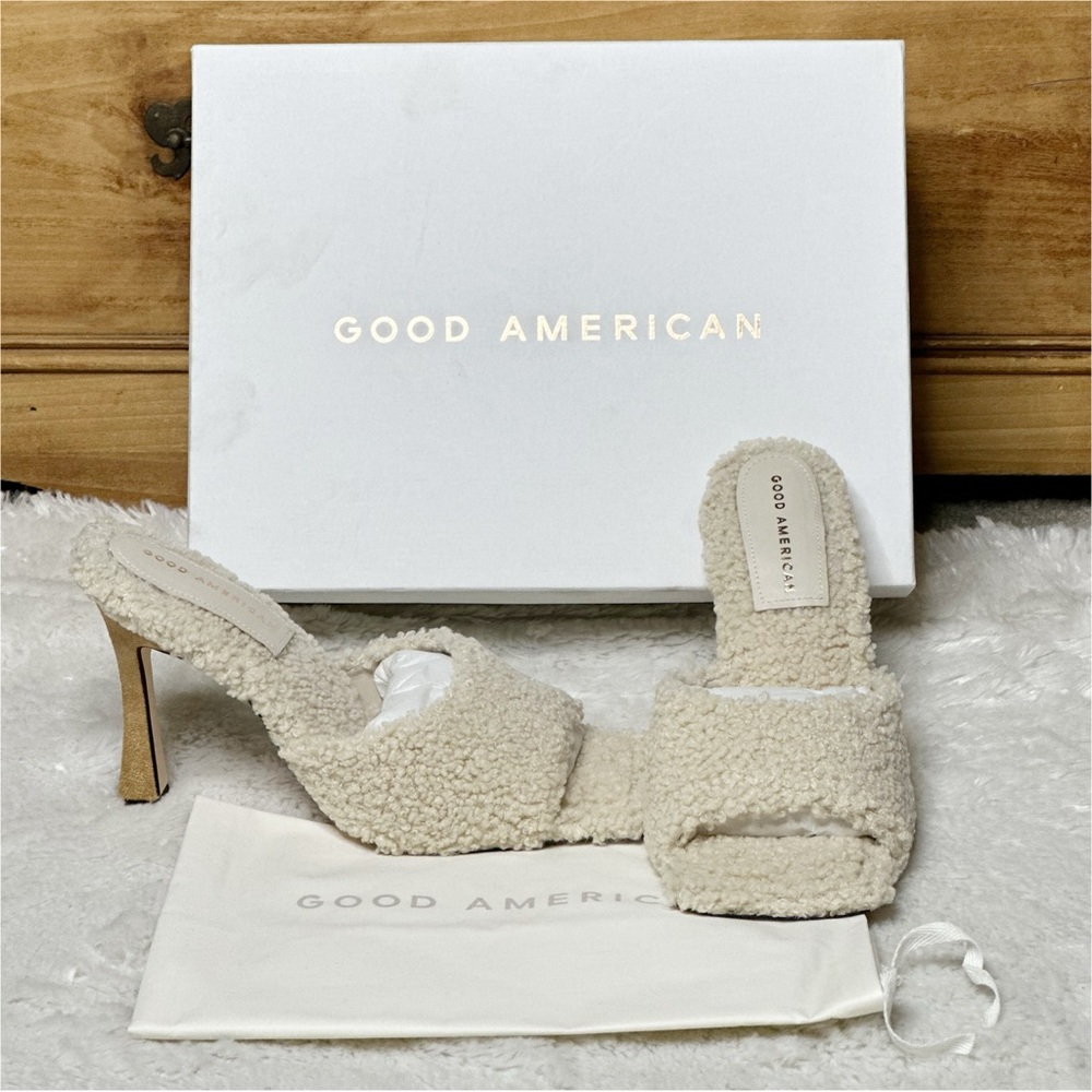 NIB $195 Good American Standout Faux Fur Sherpa Mule Heels Cream Women’s 8.5